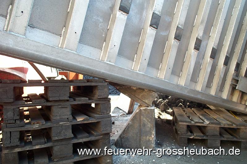 THL Weilbach, Linde Werk IV 064.jpg - Die gebrochene Betontrennwand